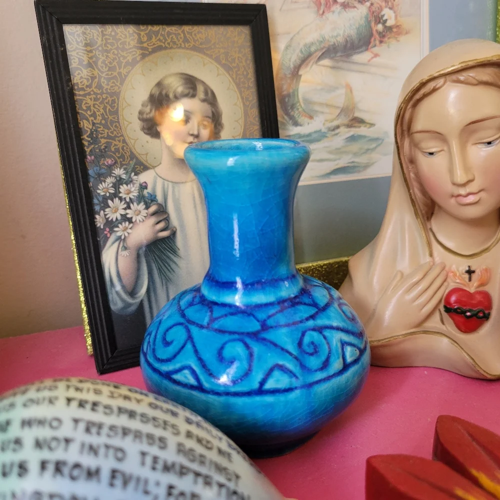 Handcrafted Blue Ceramic Vase ~ Vintage ~ Deep Turquoise Color ~ Pretty!